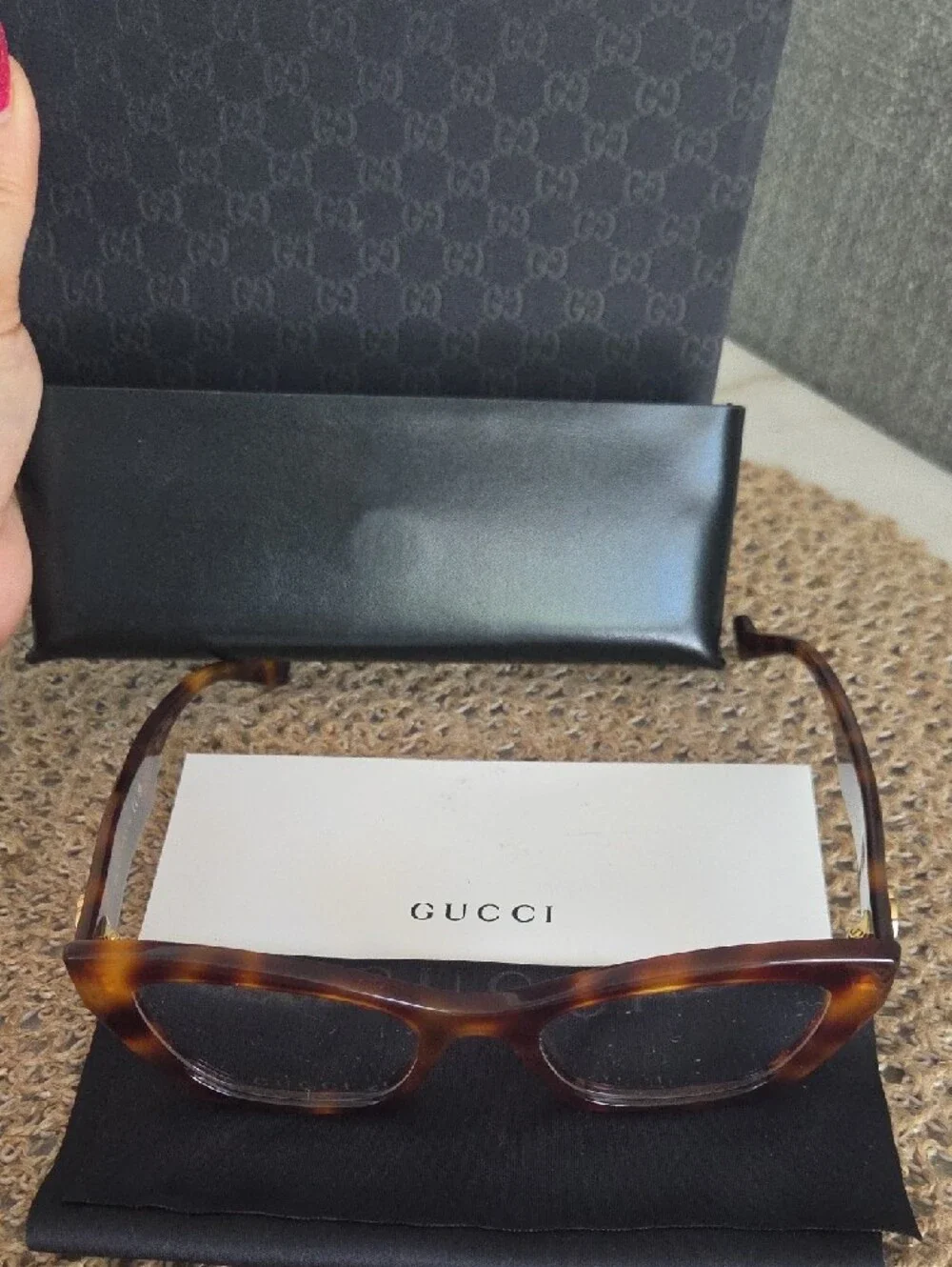 GUCCI Brown Tortoiseshell Cat-Eye Glasses with Gold Logo